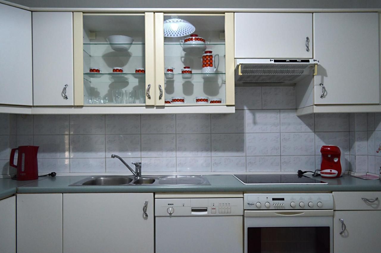 Ευρύχωρο Διαμέρισμα Στο Κέντρο Της Πόλης Kasztoriá Kültér fotó