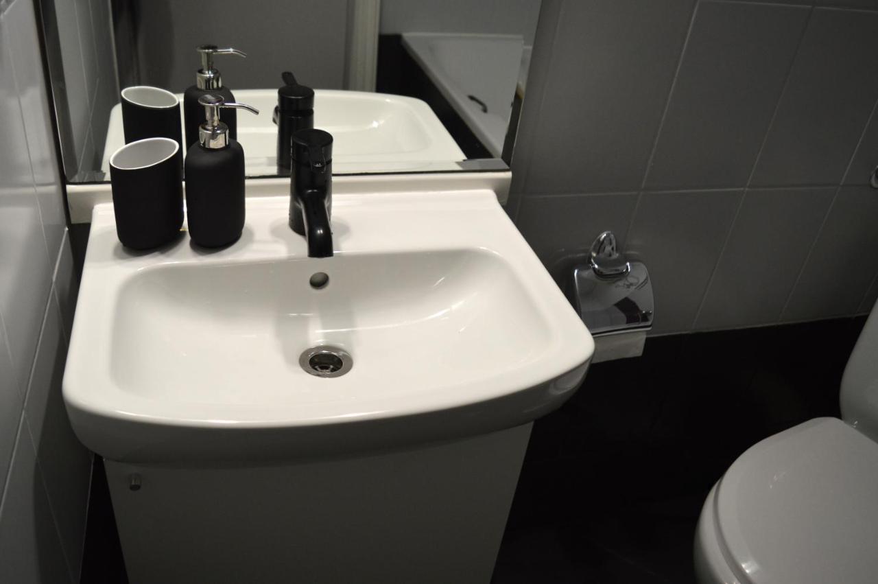 Ευρύχωρο Διαμέρισμα Στο Κέντρο Της Πόλης Kasztoriá Kültér fotó